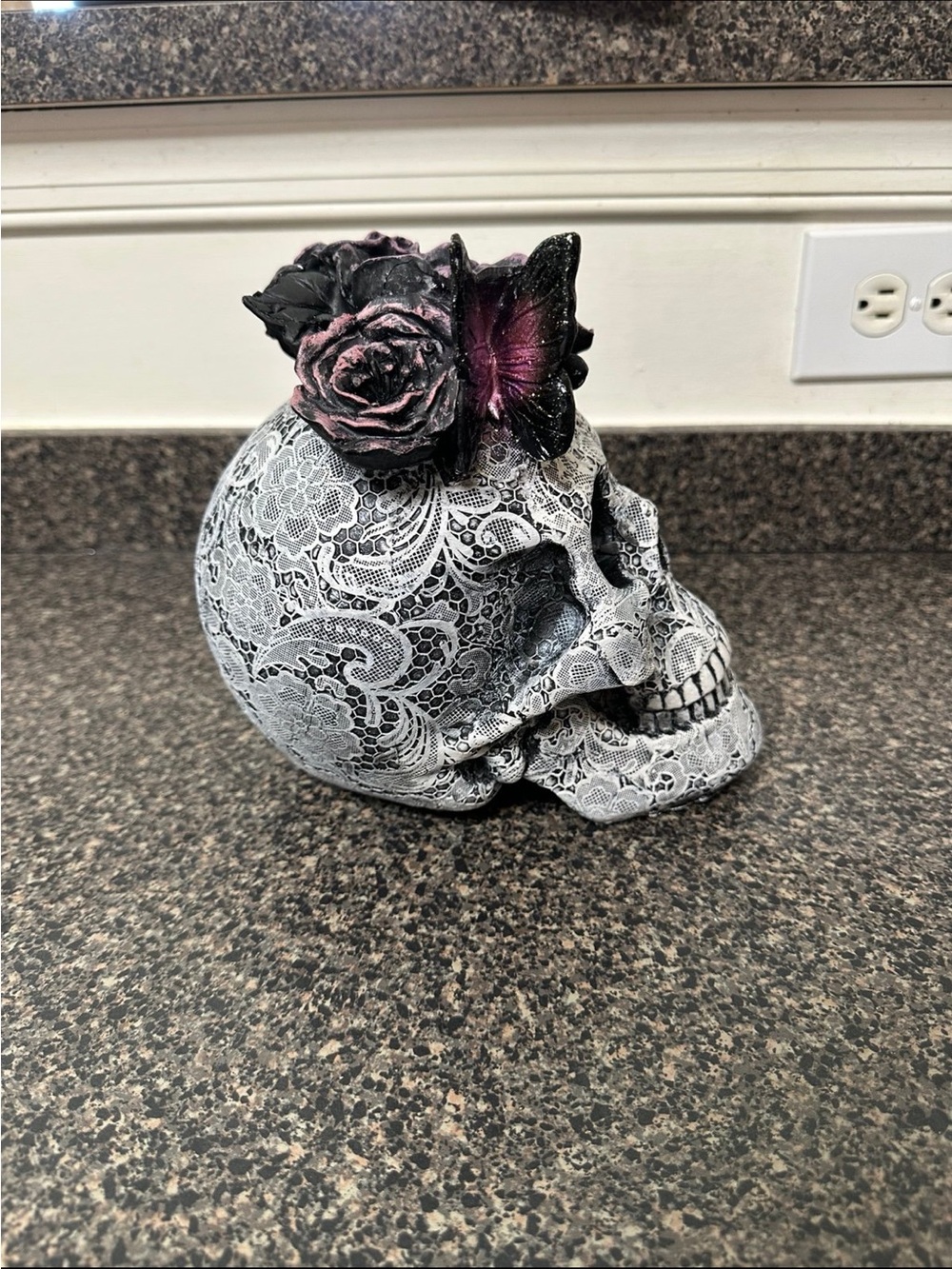 Halloween Moonlight Manor Resin Flower Butterfly Skull - Picture 4 of 7